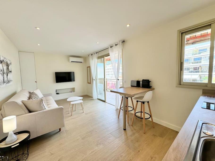 Le studio Palm Beach, Clim ,Parking, Neuf