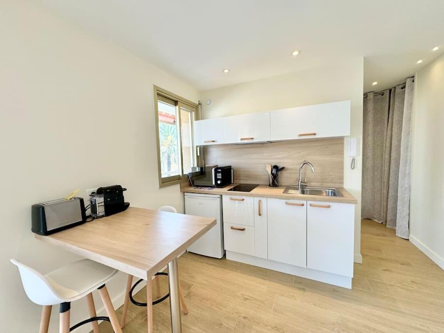 Le studio Palm Beach, Clim ,Parking, Neuf