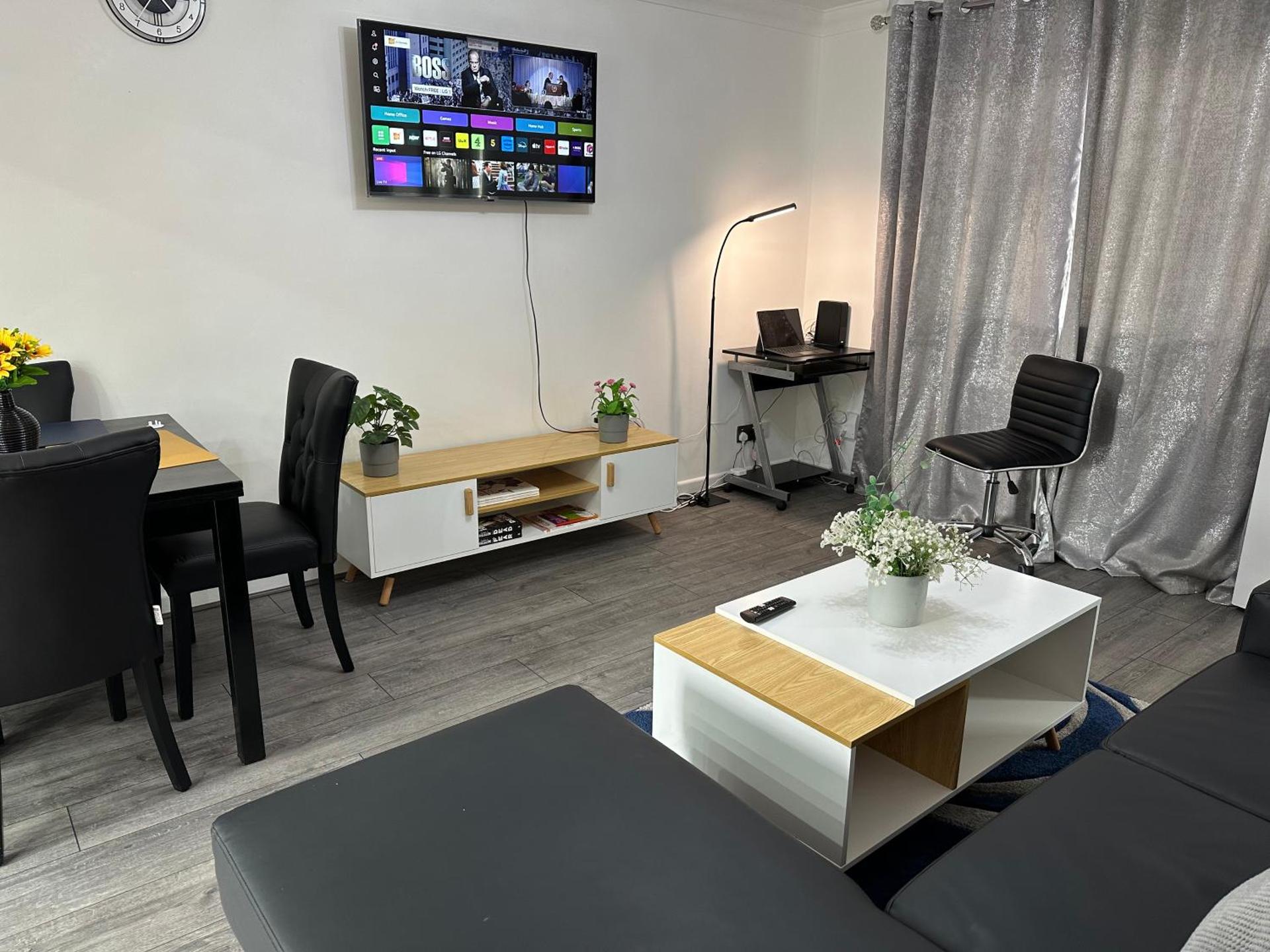 Communal lounge/ TV room