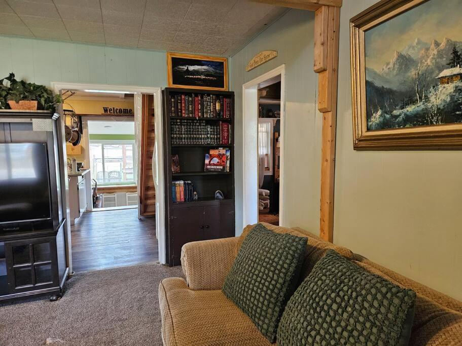 The Goulding Cottage PLUS LOFT