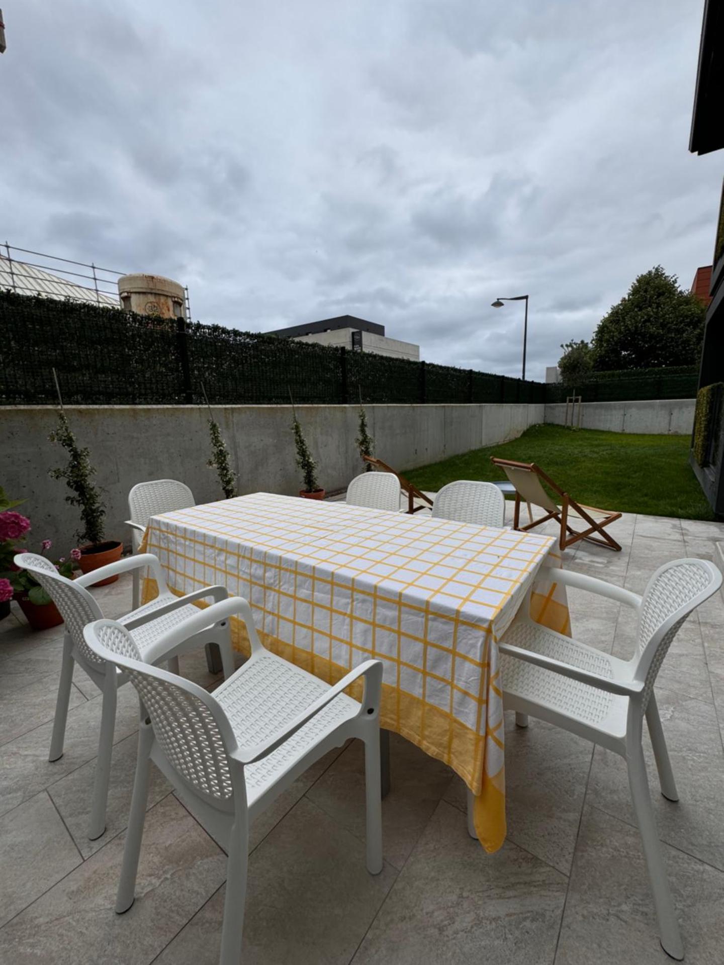 Apartamento con jardin Long Beach Loredo