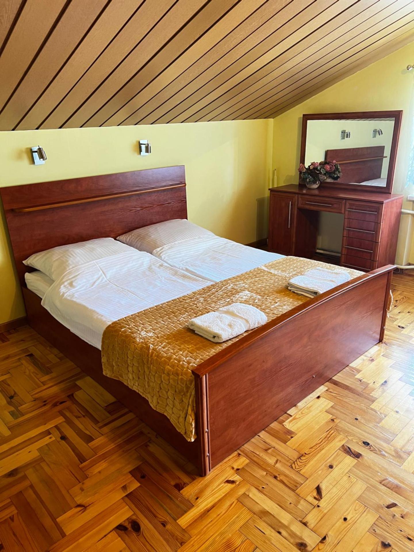 Apartamenty pokoje INA