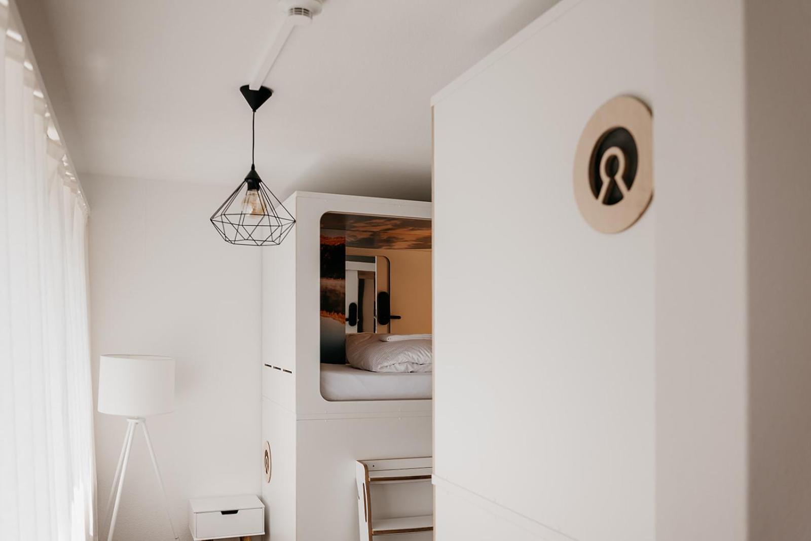 Capsule in Mixed Dormitory