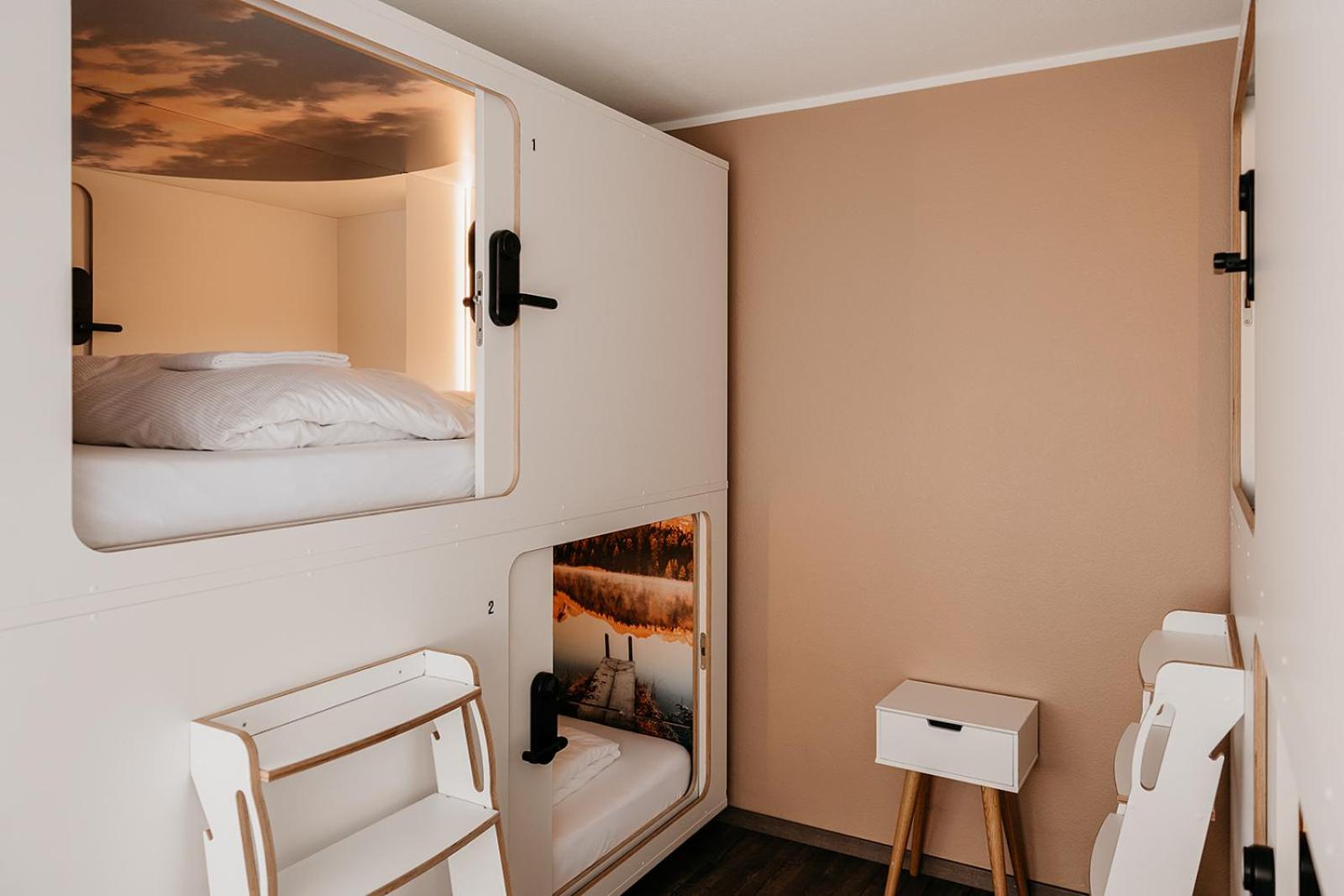 Capsule in Mixed Dormitory