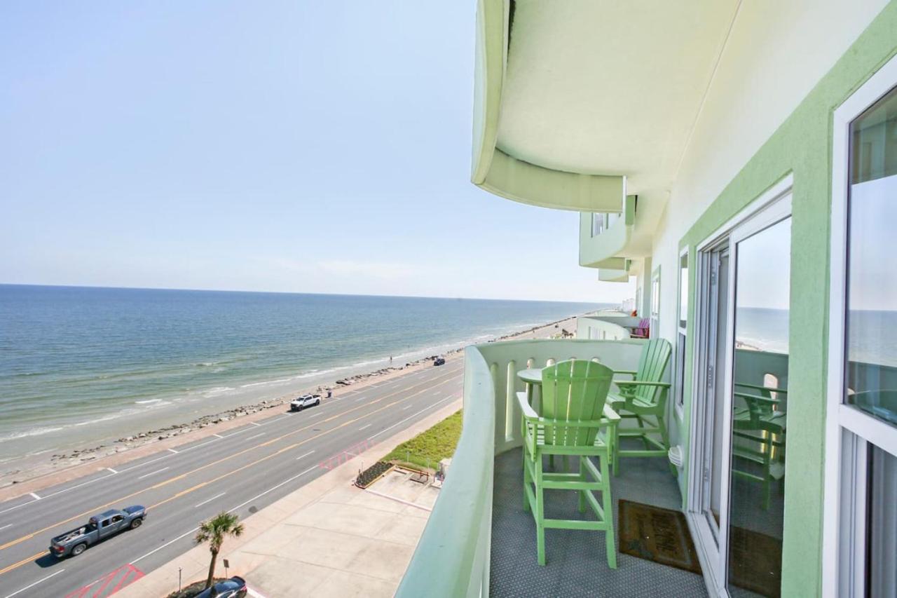 Oceanside Escape with 3 Bedrooms Spectacular Ocean View and Pool