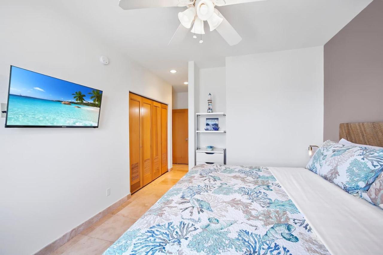 Oceanside Escape with 3 Bedrooms Spectacular Ocean View and Pool