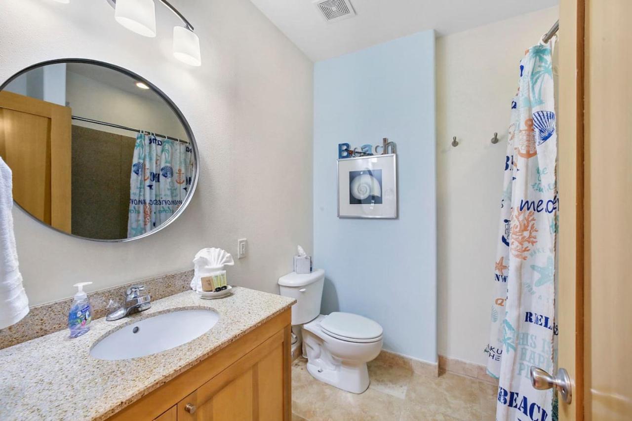 Oceanside Escape with 3 Bedrooms Spectacular Ocean View and Pool