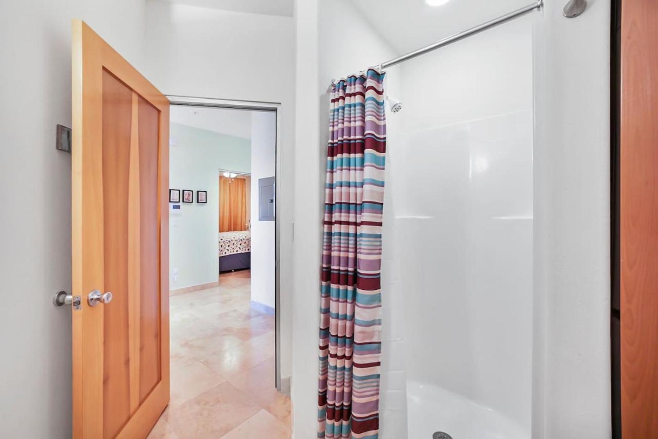 Oceanside Escape with 3 Bedrooms Spectacular Ocean View and Pool