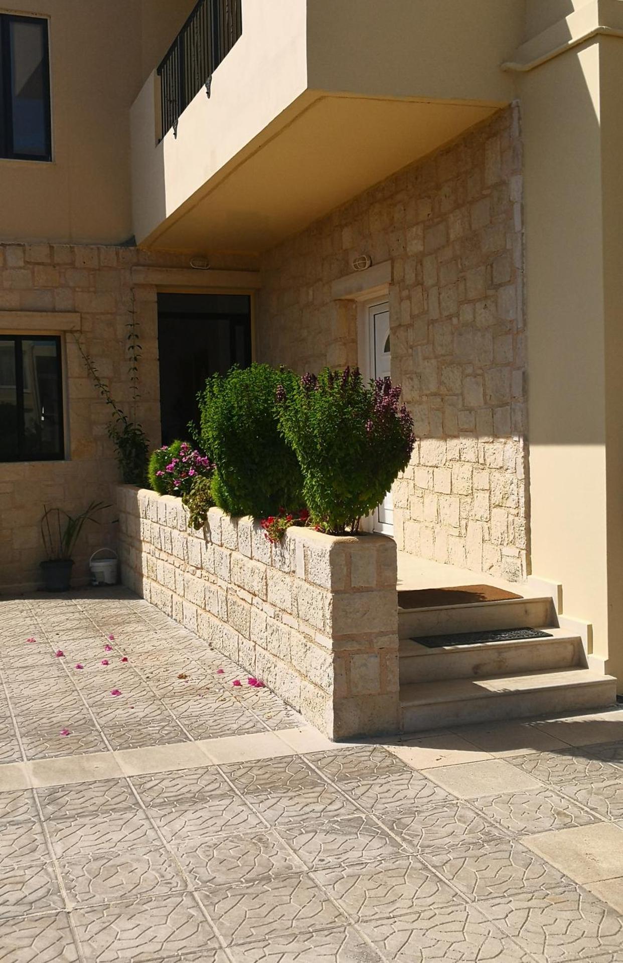 APARTMENTS BY THE SEA