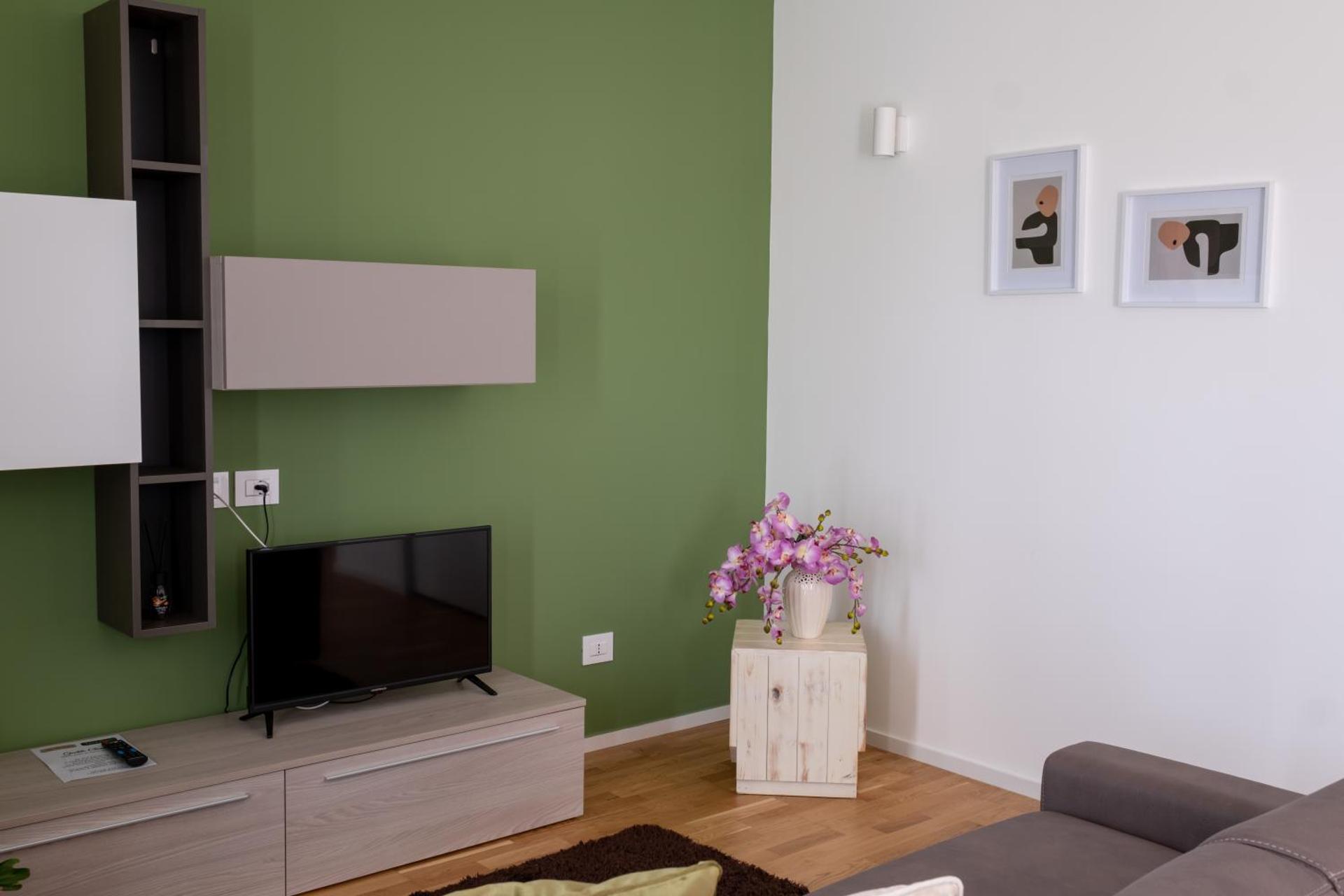 Communal lounge/ TV room