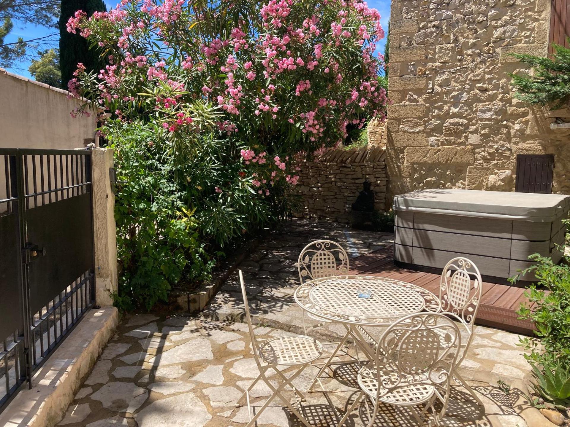 Le Studio d Aurélie avec SPA été en pleine campagne et proche de toute commodité