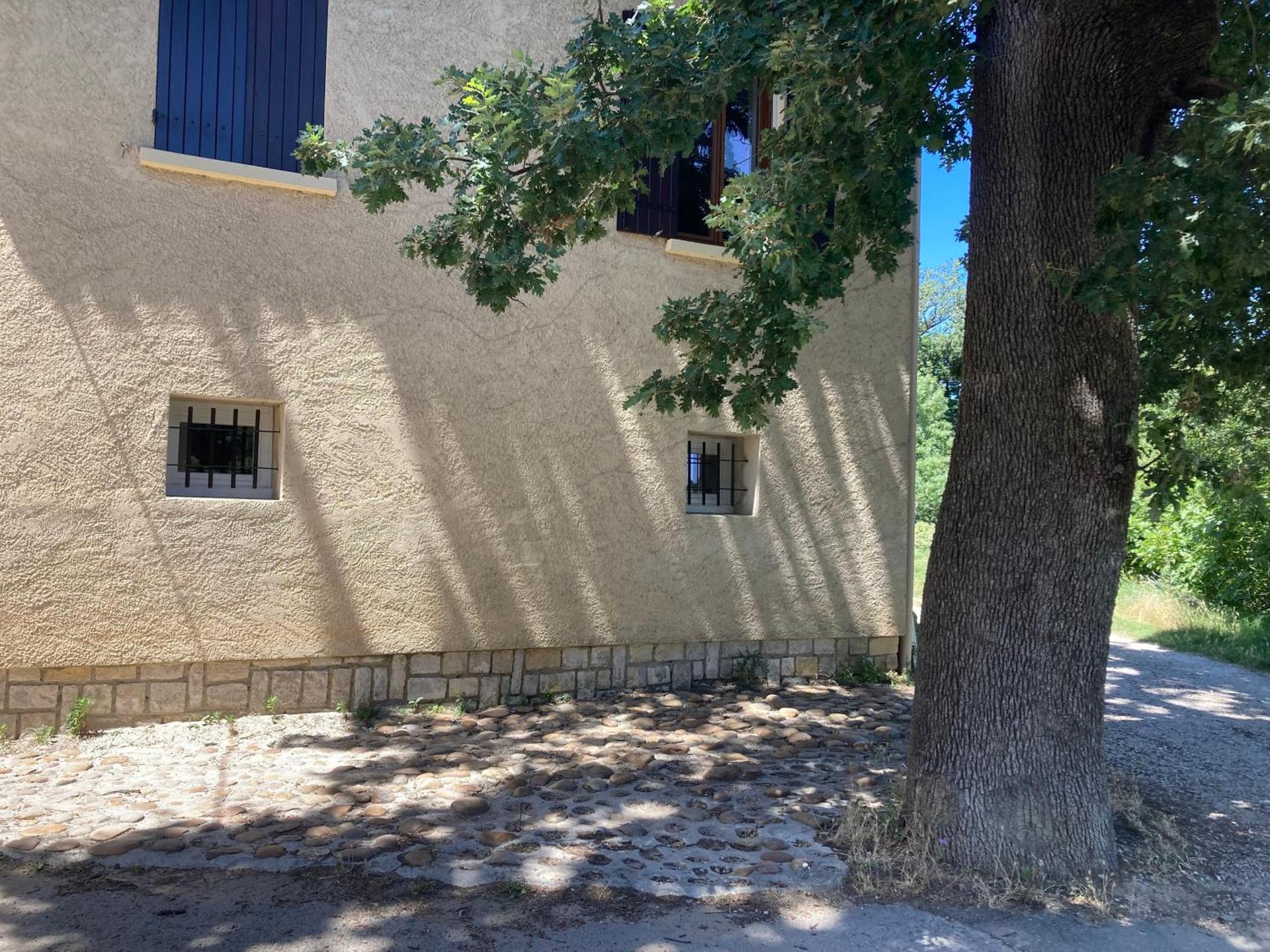 Le Studio d Aurélie avec SPA été en pleine campagne et proche de toute commodité