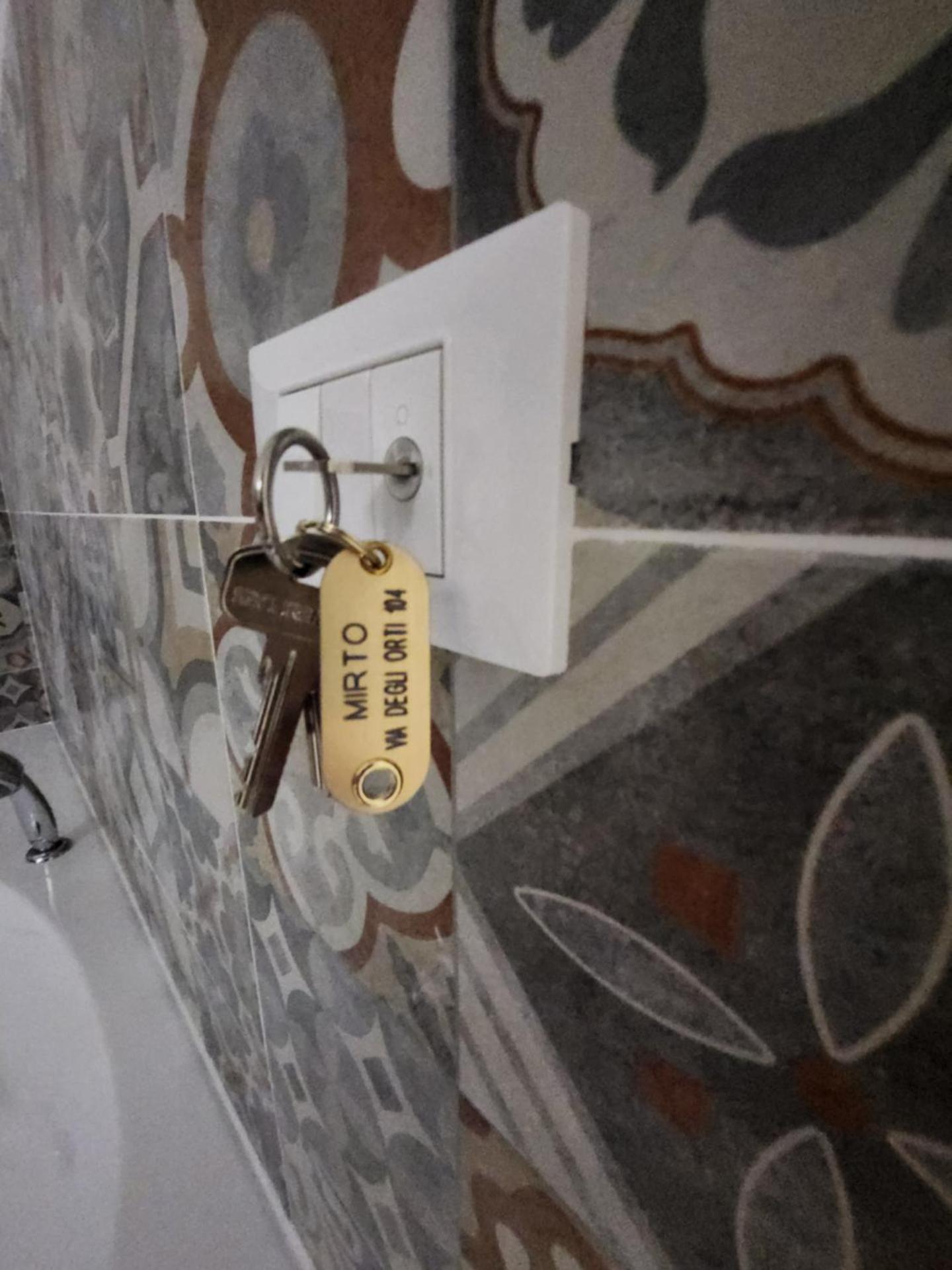 Orange boutique rooms