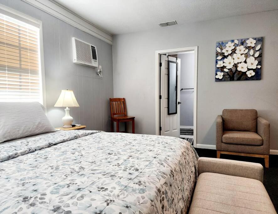 blue door house grand studio