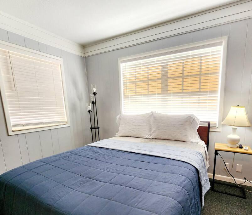 blue door house grand studio