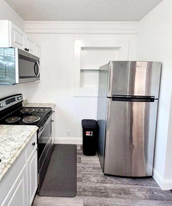 blue door house grand studio