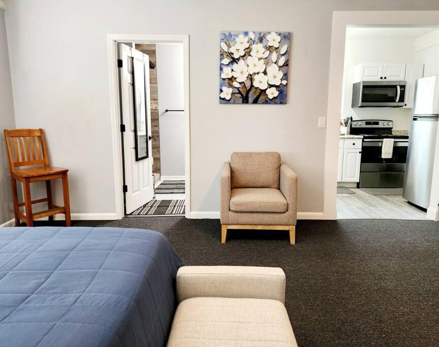 blue door house grand studio