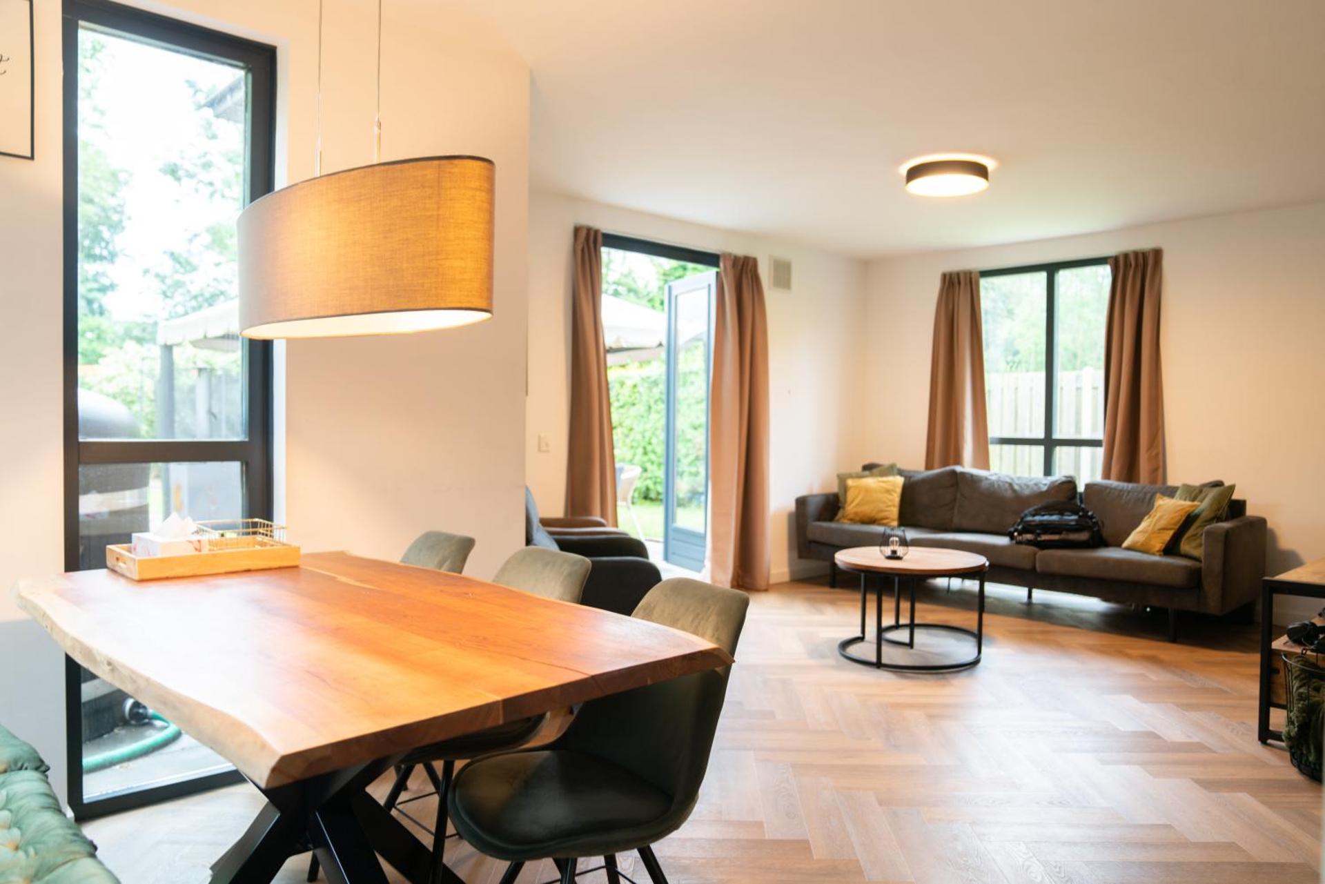 Communal lounge/ TV room