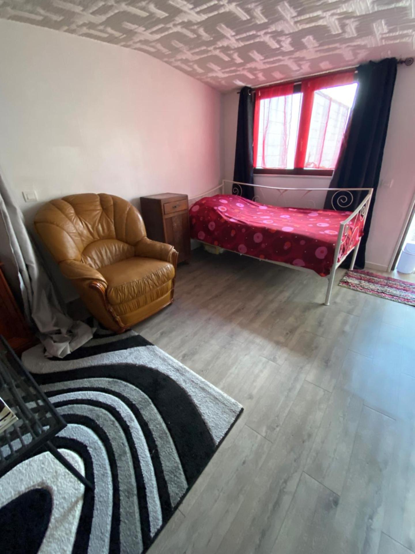 Joli Maison calme 10 Mn de Paris st LAZARE