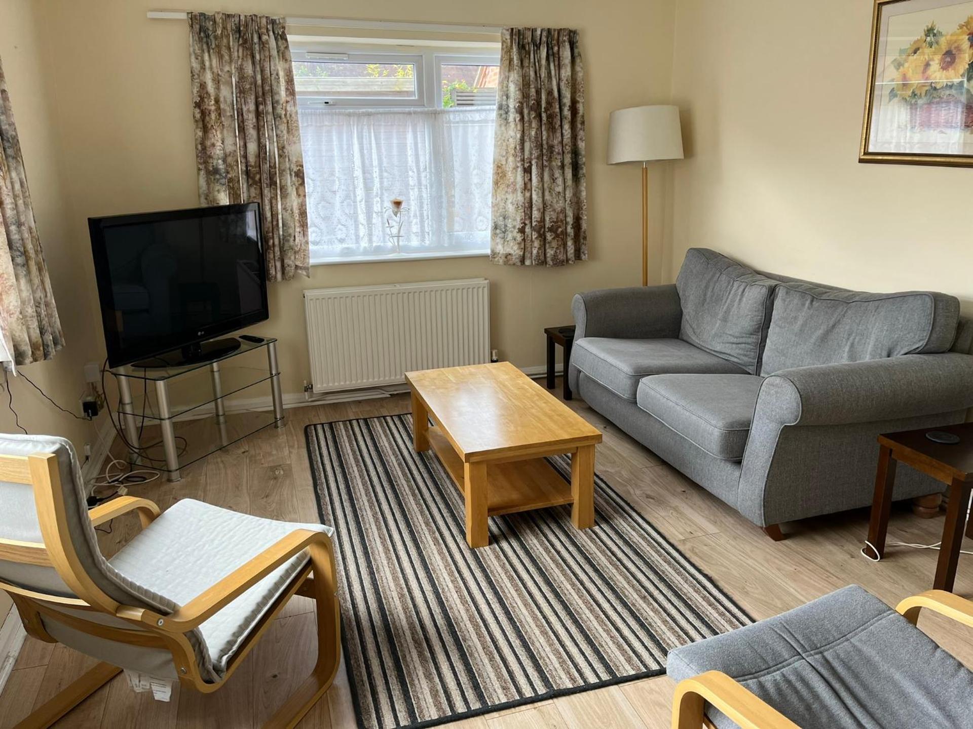 Large Ground floor apartment in the heart of Church Stretton with free parking