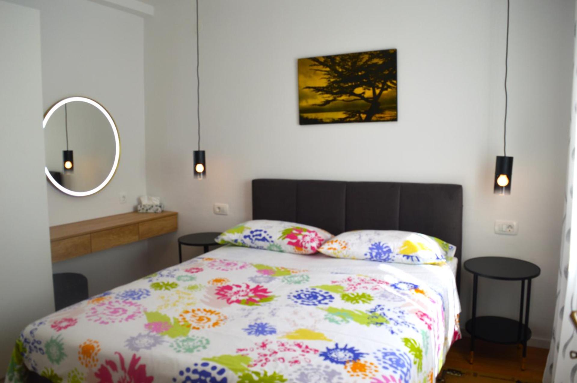 Rooms & Apartments Kvasić