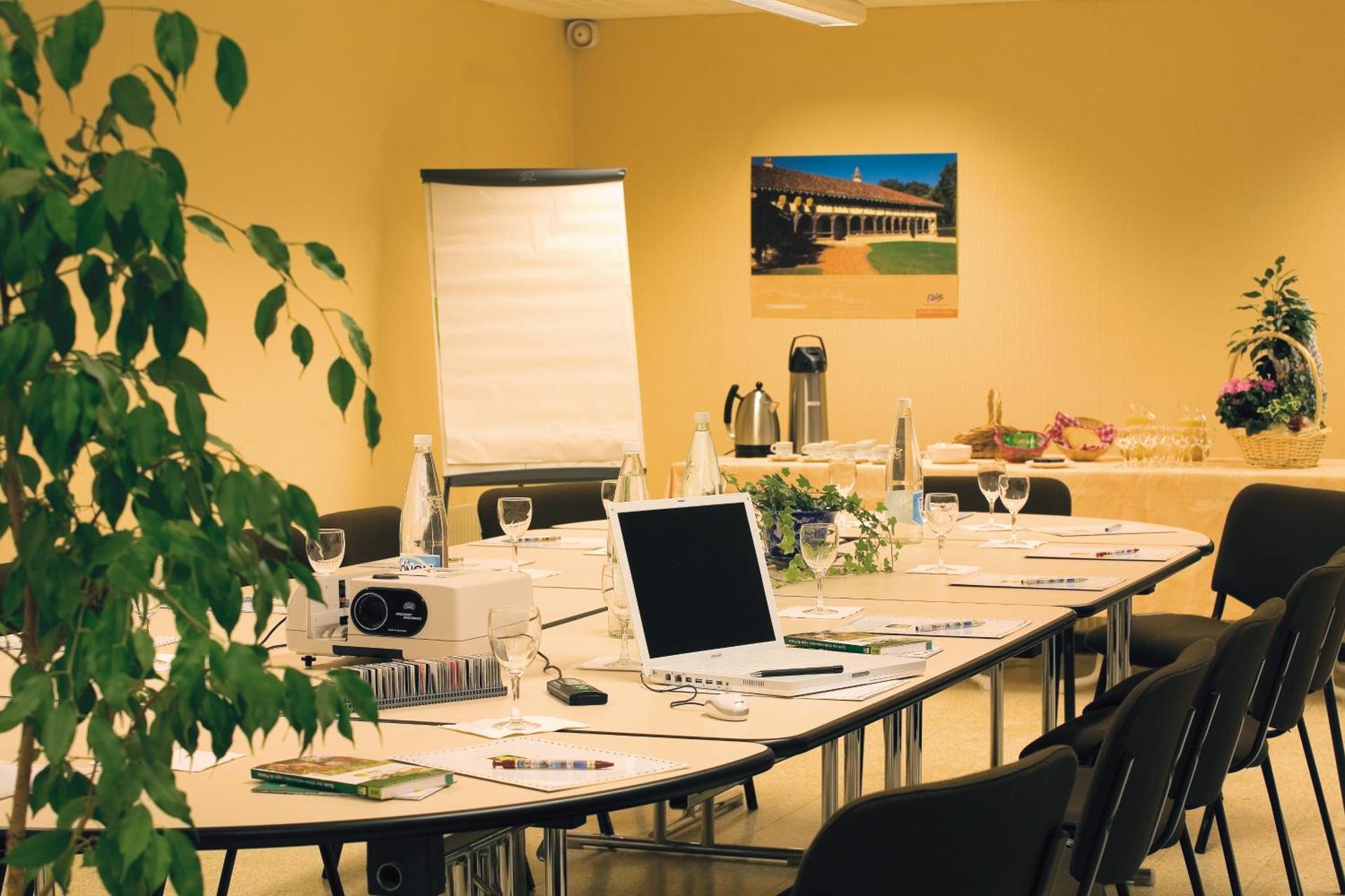 Meeting/conference room