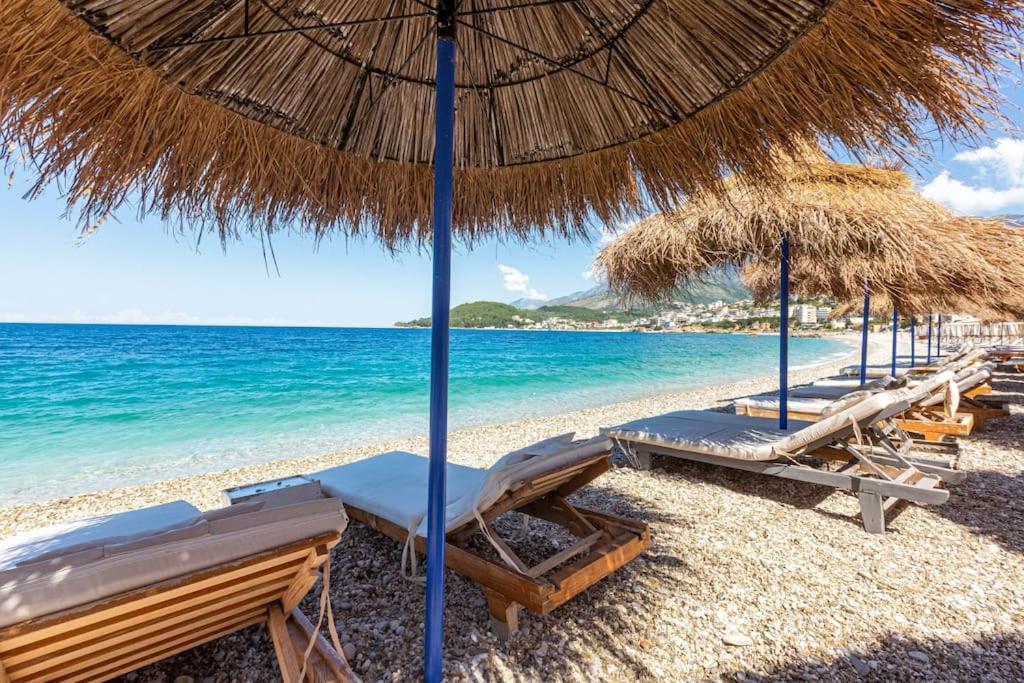 Potam'Sea Bliss 5 - Beach Front, Sun Beds & Parking