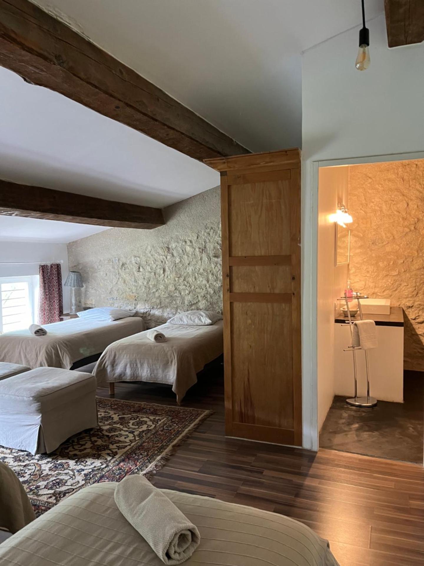 Family Room (5 Adults)