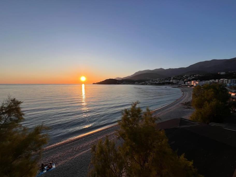 Potam'Sea Bliss 38- Beach Front, Sun Beds & Parking