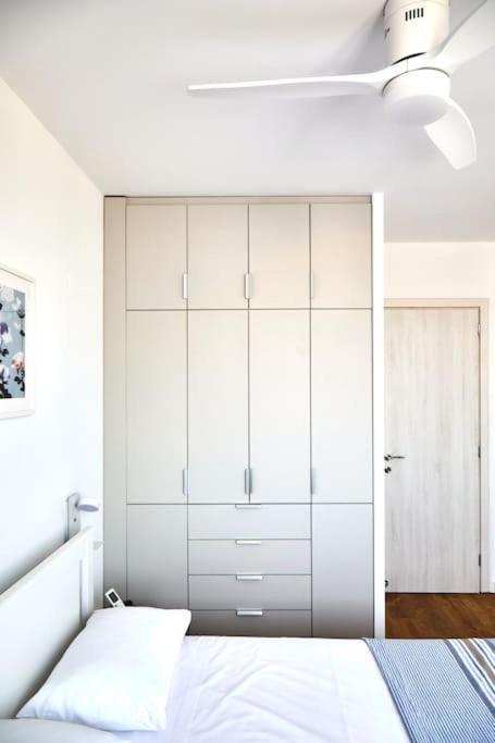 Crispi Luxury & Spacious Apt-Sour Sisters Apts