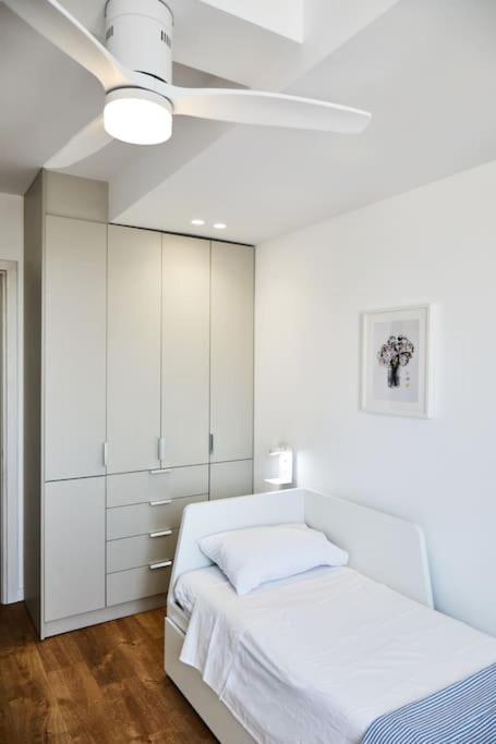 Crispi Luxury & Spacious Apt-Sour Sisters Apts