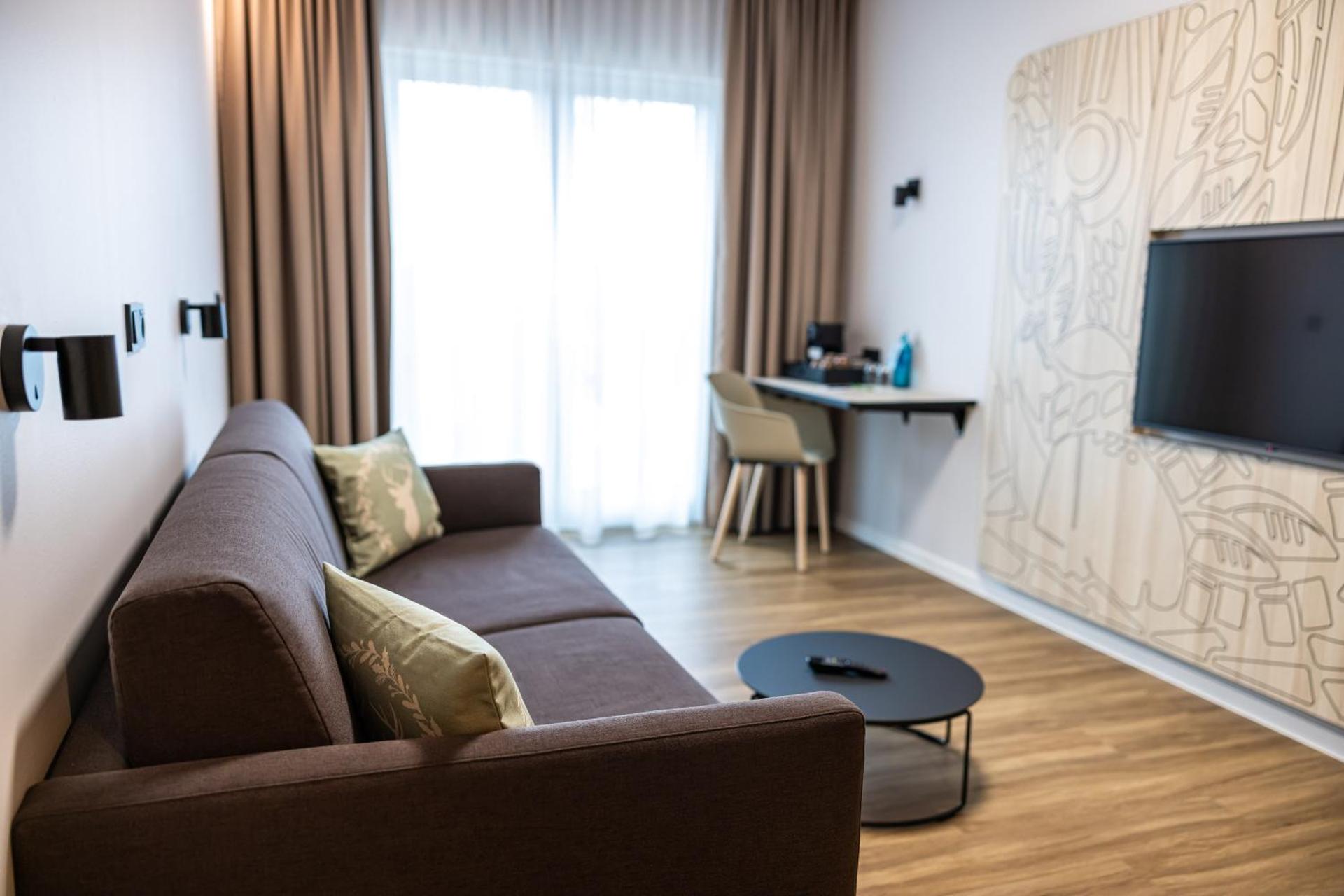 Communal lounge/ TV room