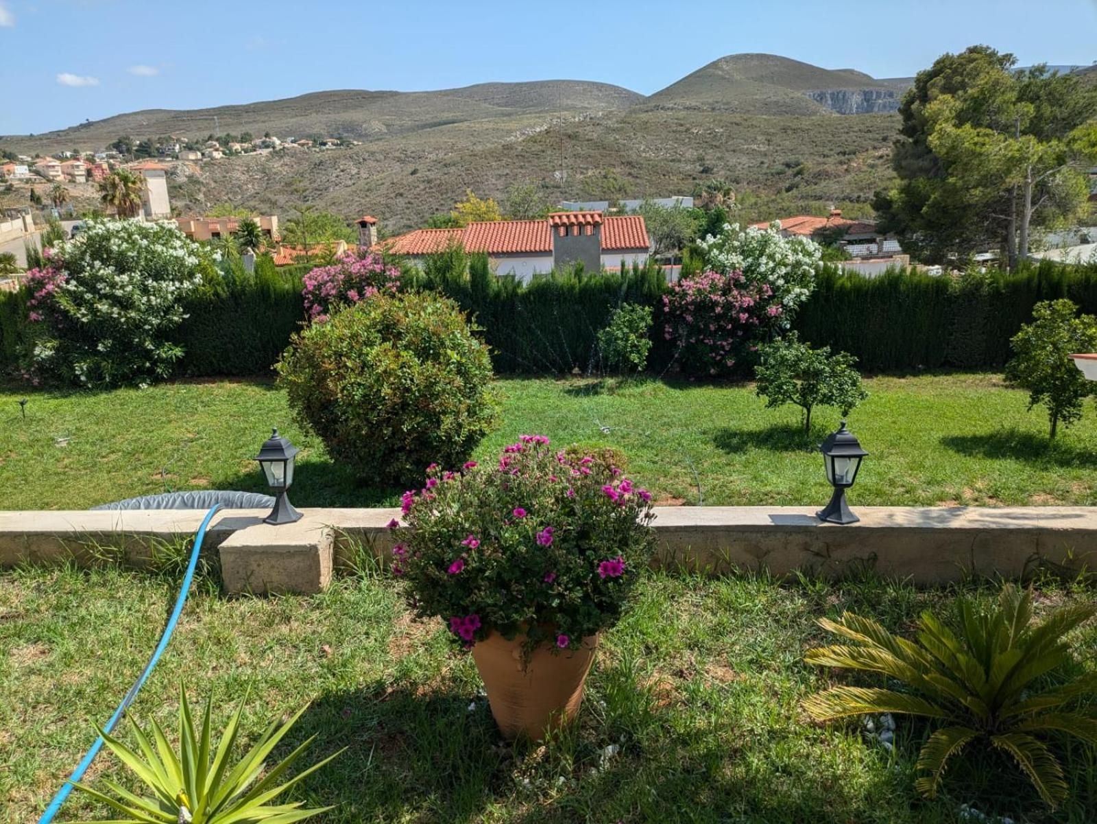 Chalet con piscina, barbacoa y jacuzzi en Valencia