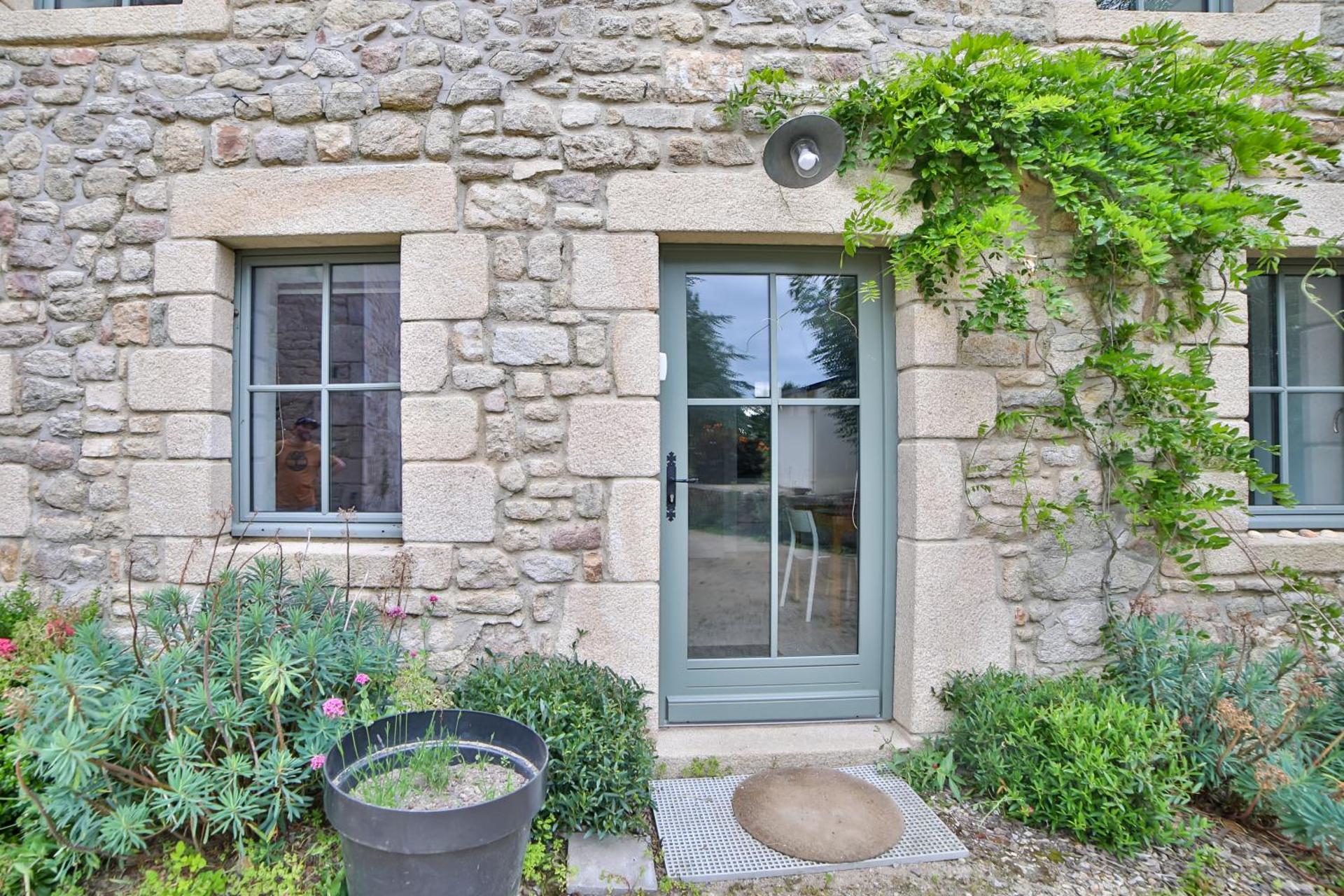 Ancienne Forge avec son jardin à 2 pas de la plage