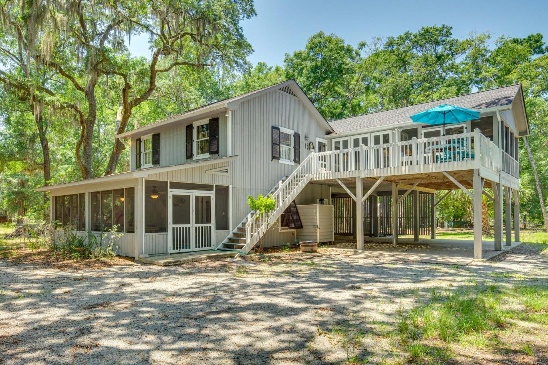 Near Edisto Beach State Park Home with Lanais!