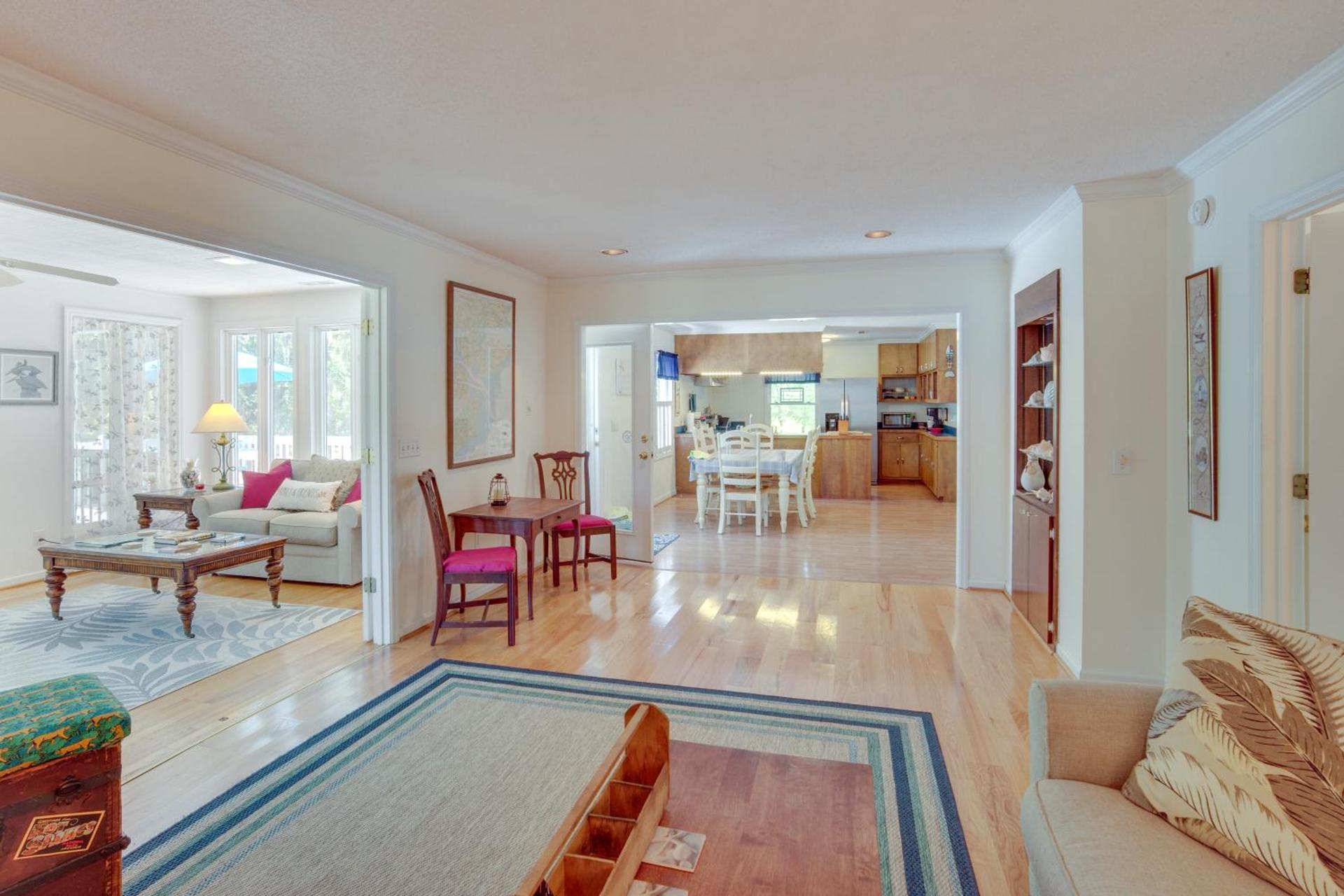 Near Edisto Beach State Park Home with Lanais!