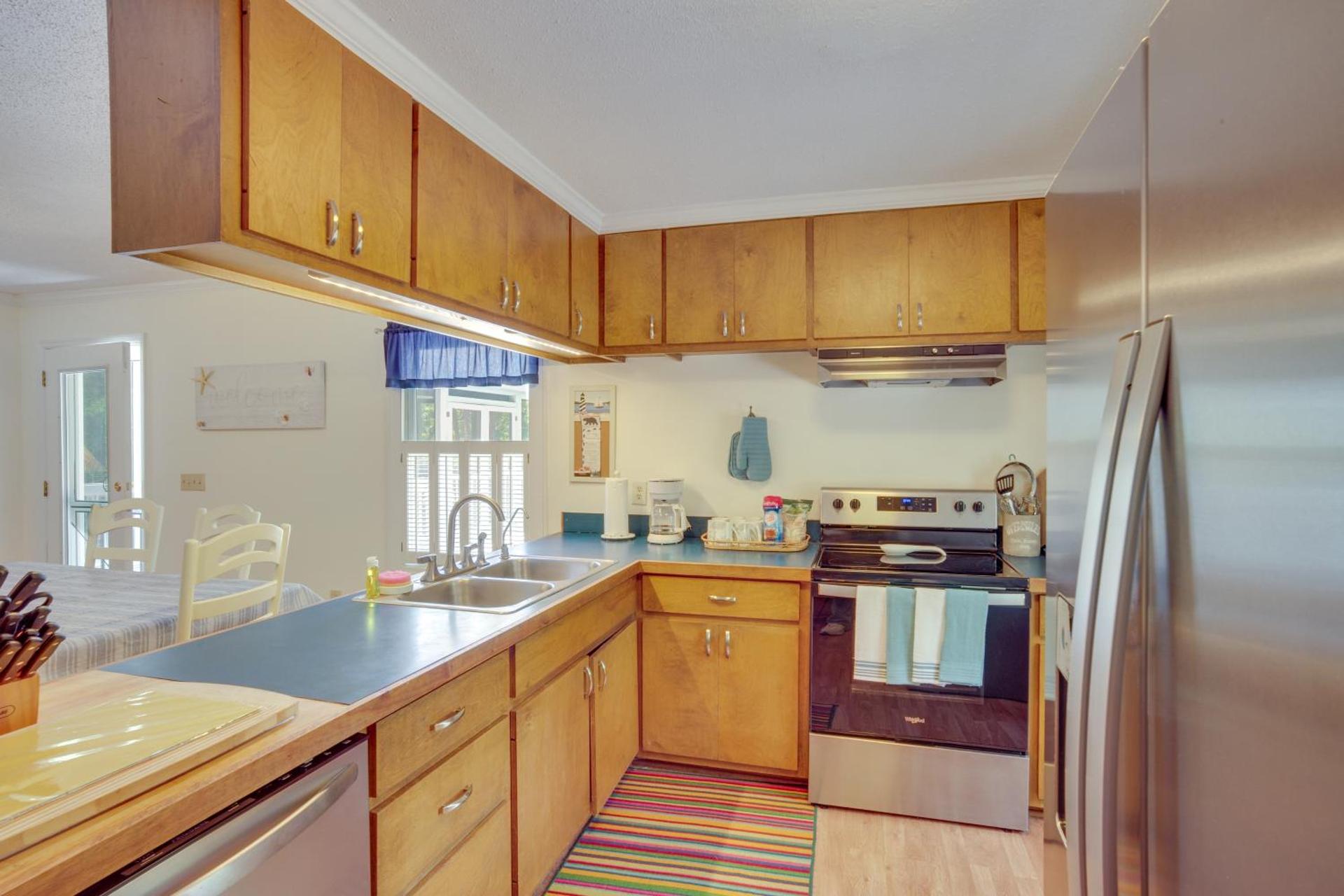 Near Edisto Beach State Park Home with Lanais!