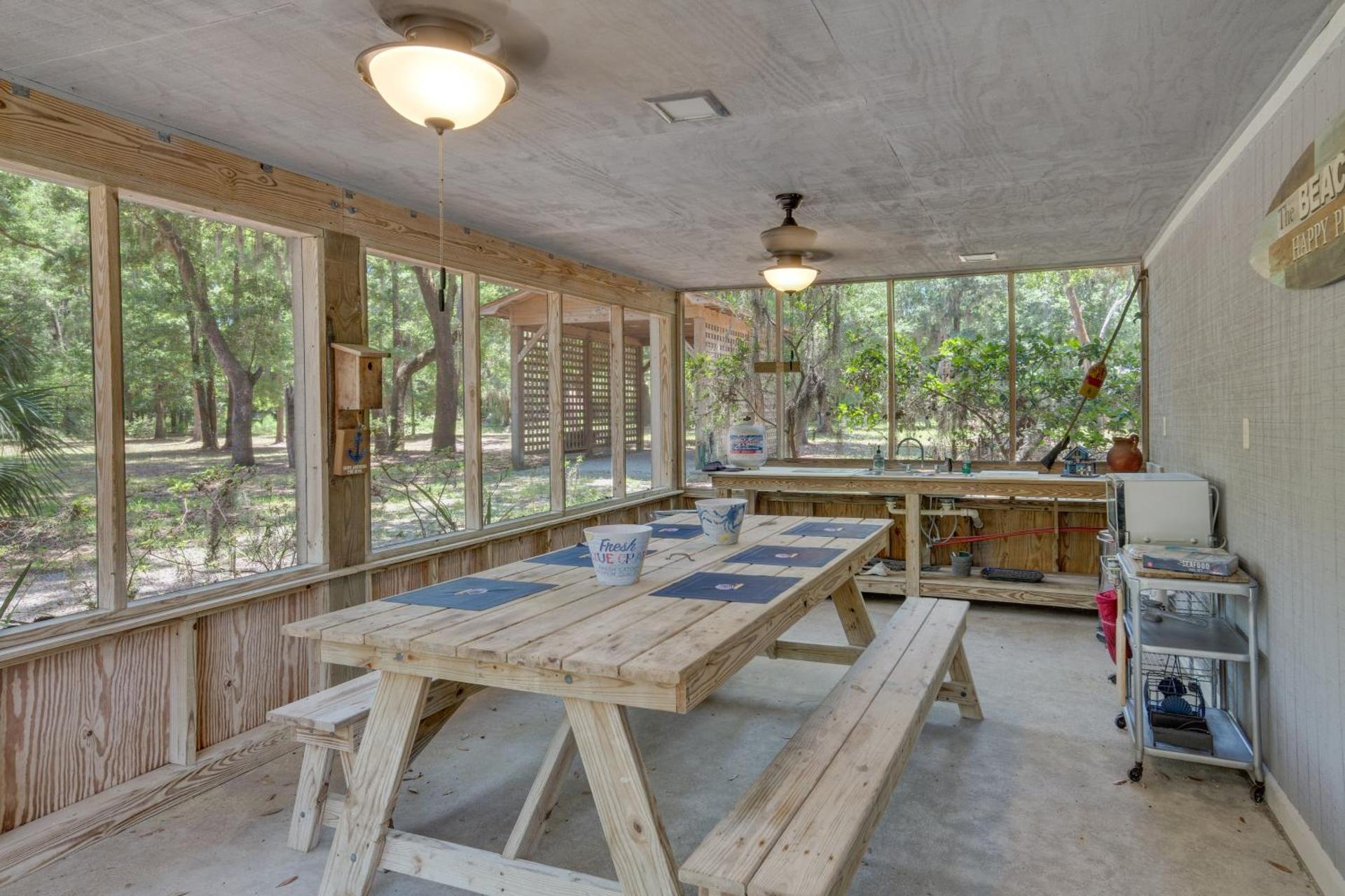 Near Edisto Beach State Park Home with Lanais!