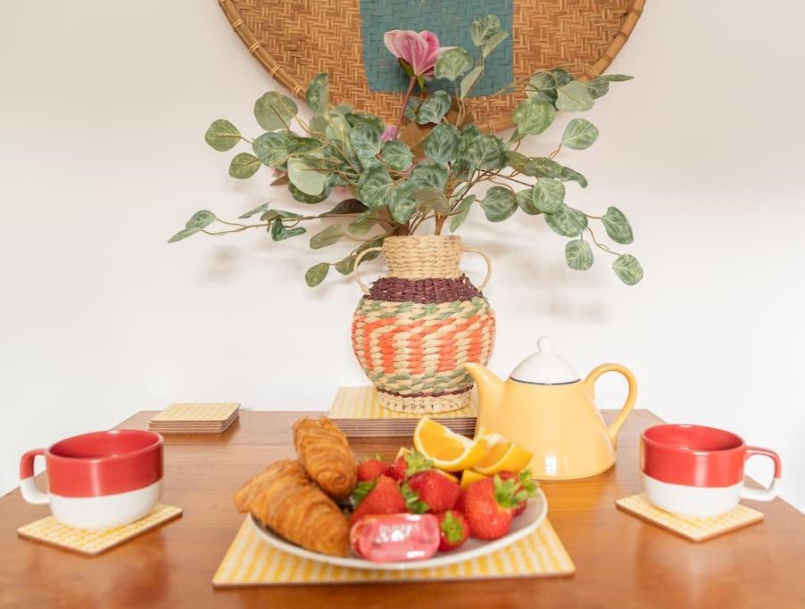 3 The Haw thornes Sleeps 6 NEC 7mins