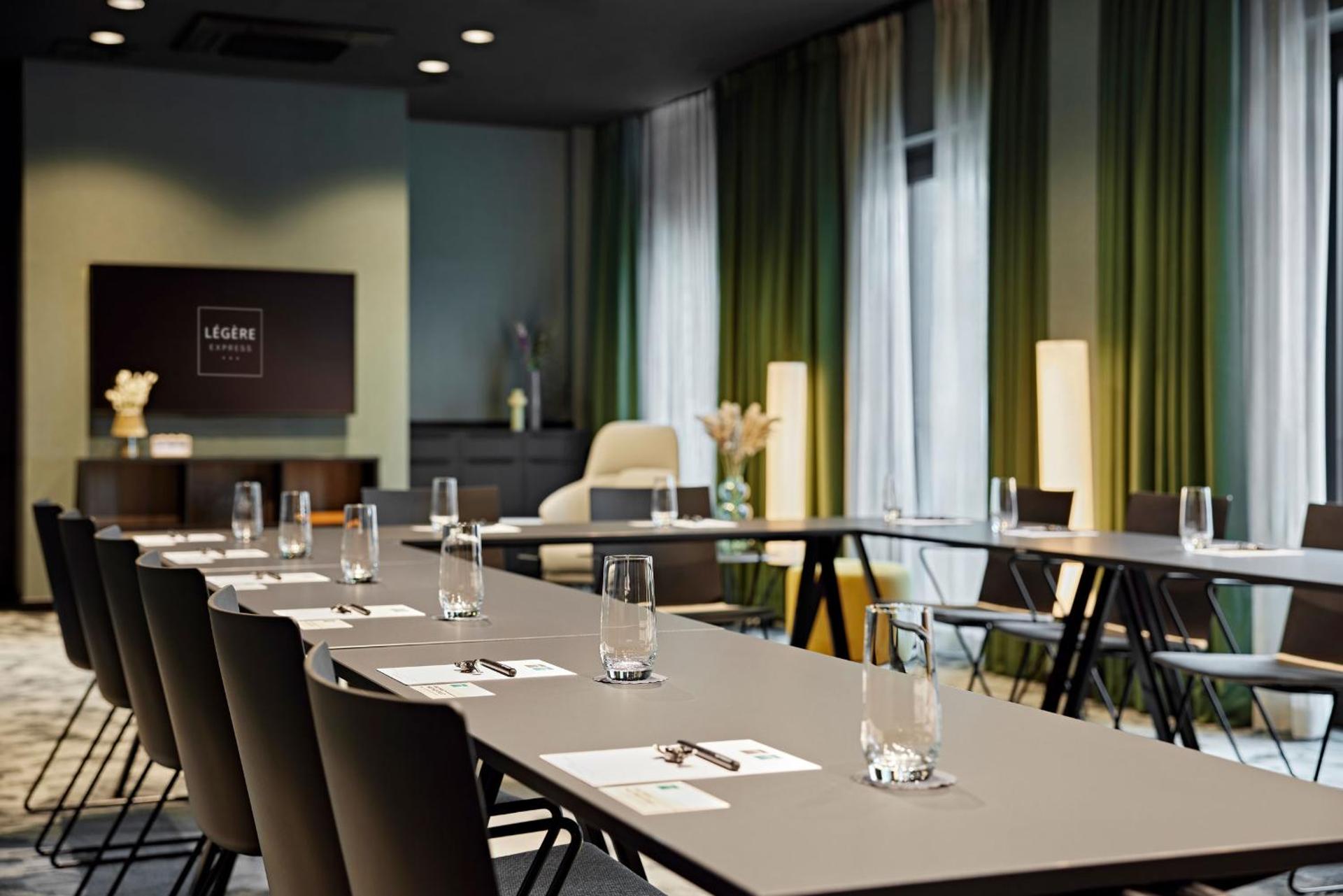 Meeting/conference room