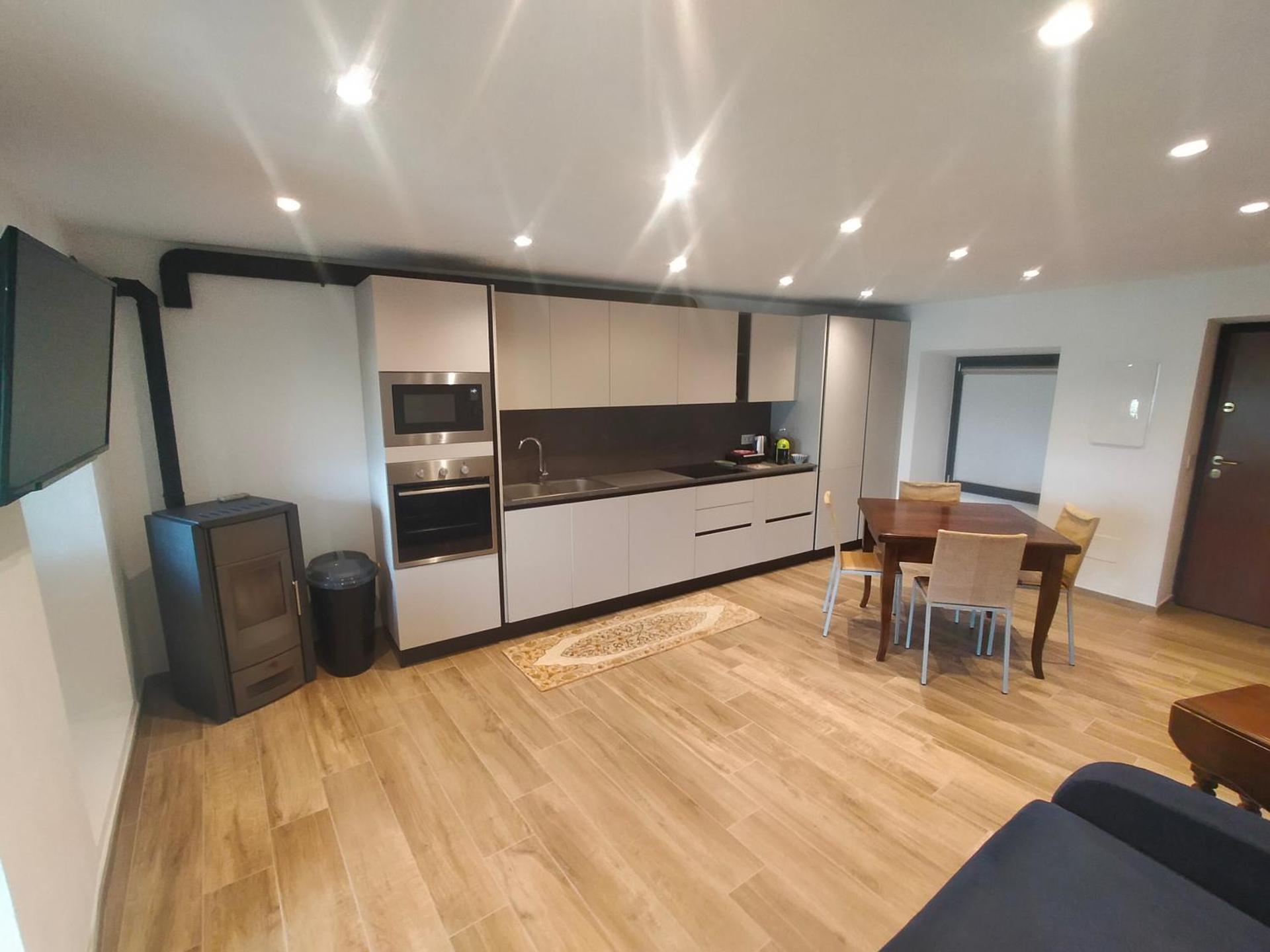 Kitchen or kitchenette