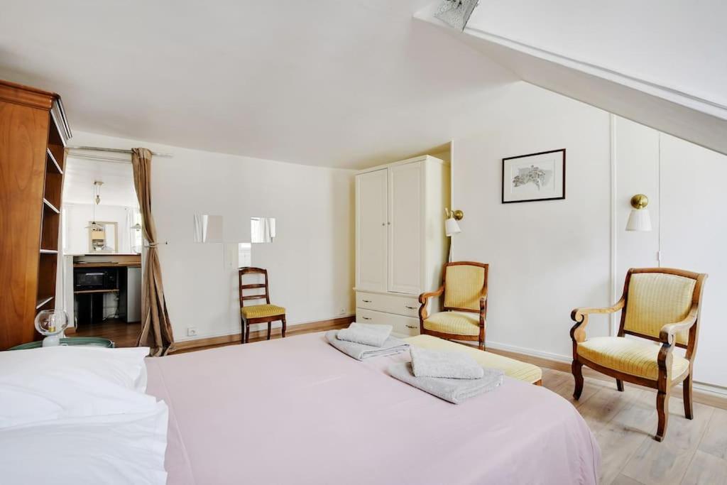 COSY 2 pièces INVALIDES BON MARCHE