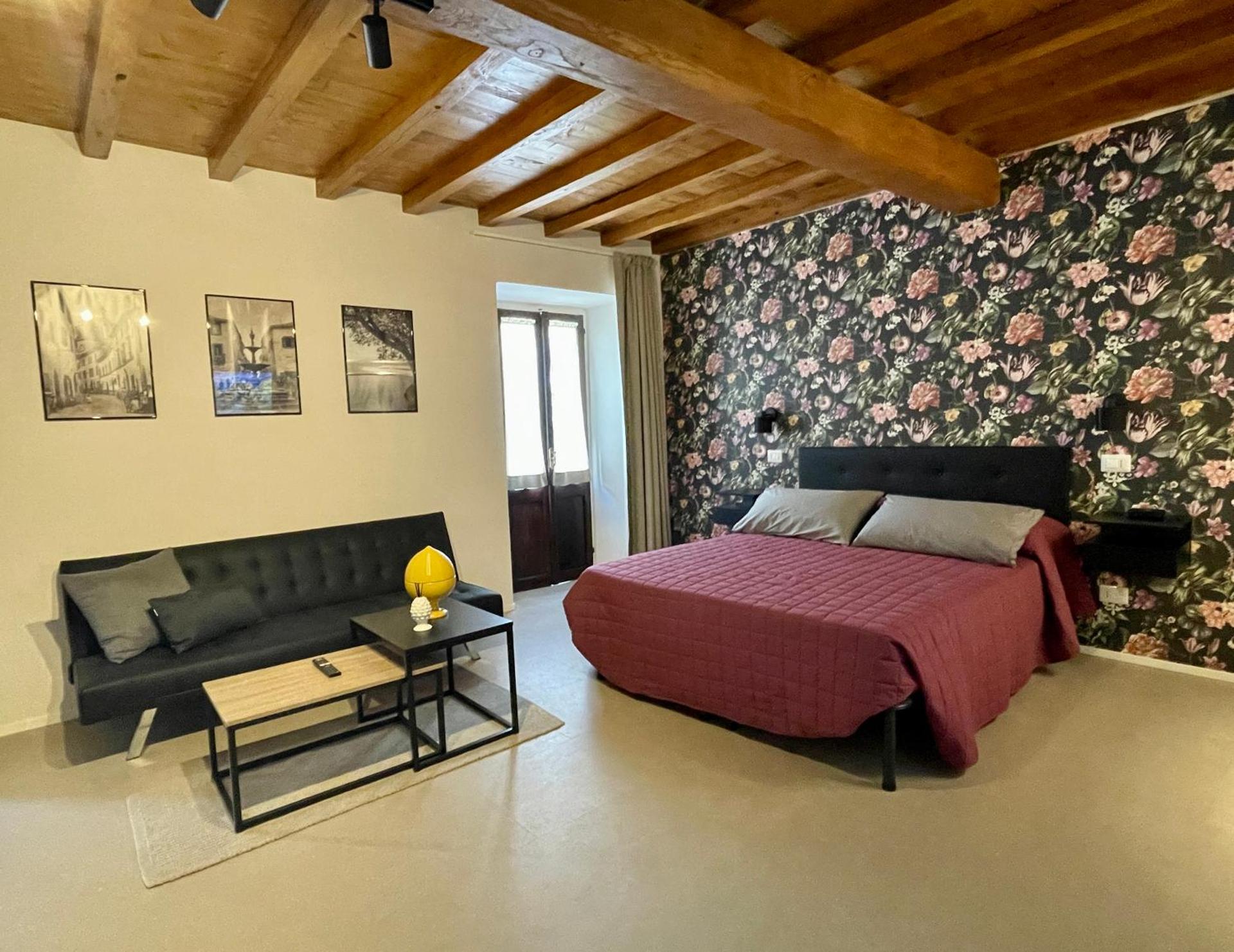 Studio Apartment with Balcony