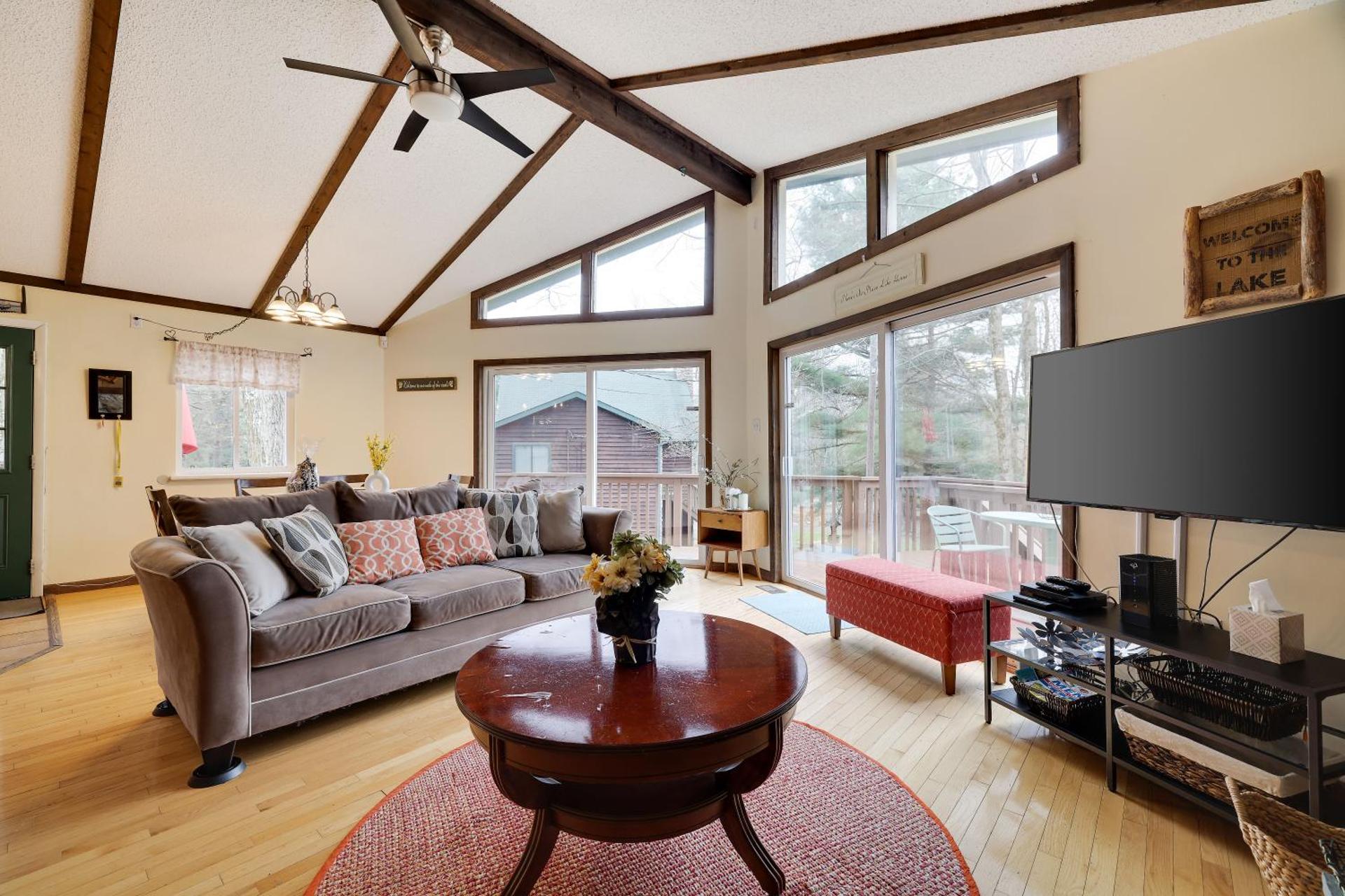Woodland Escape-0.6Mile to Lake Beach Pet Friendly