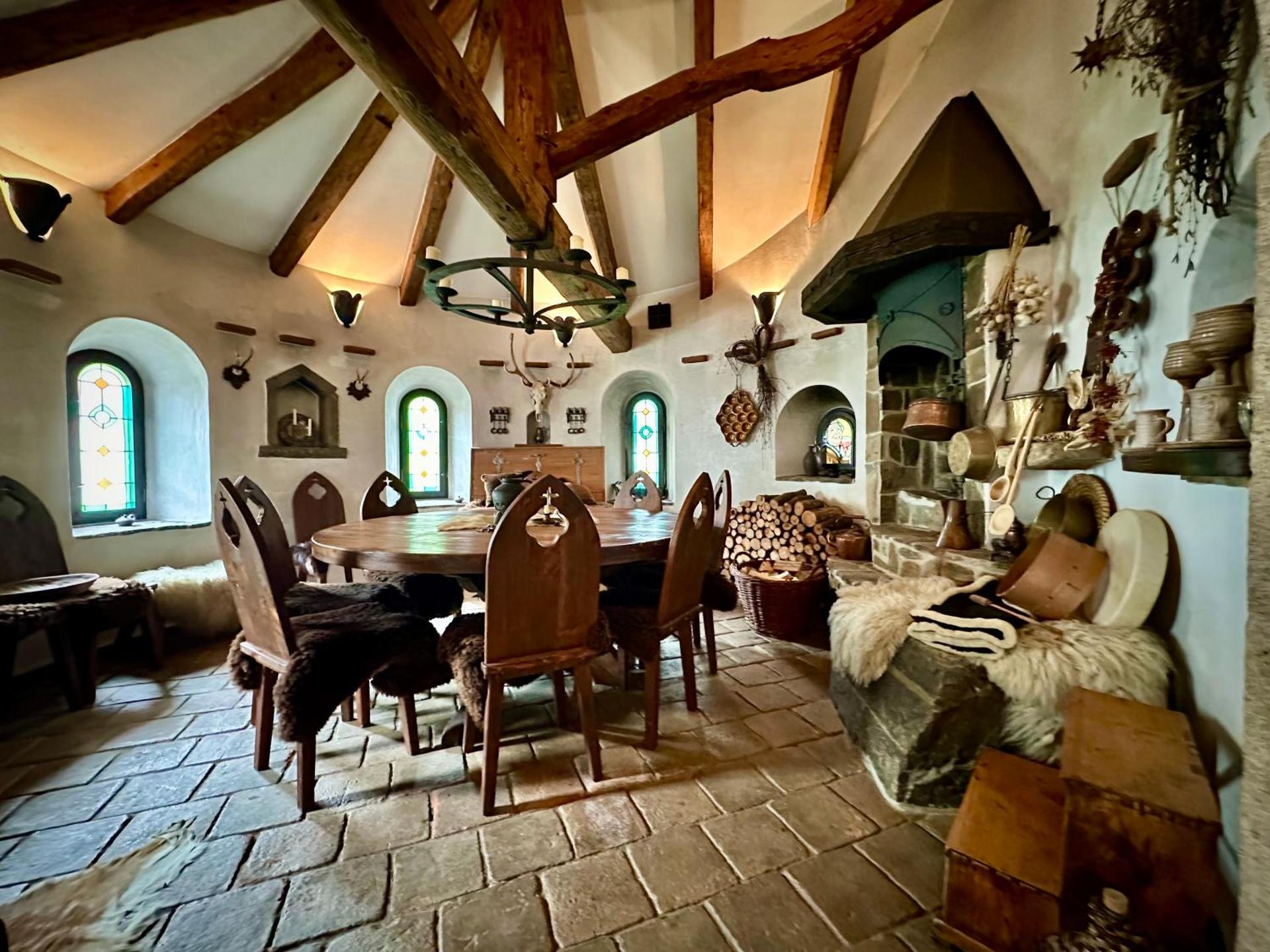 Communal lounge/ TV room