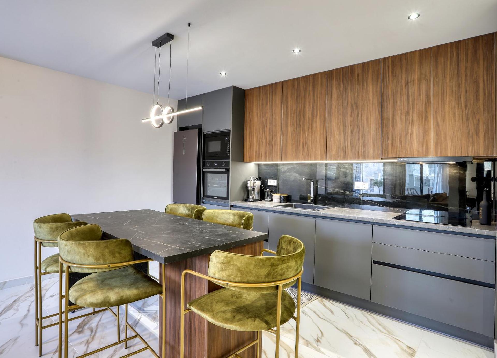 S&D Luxury Suites and Apartments