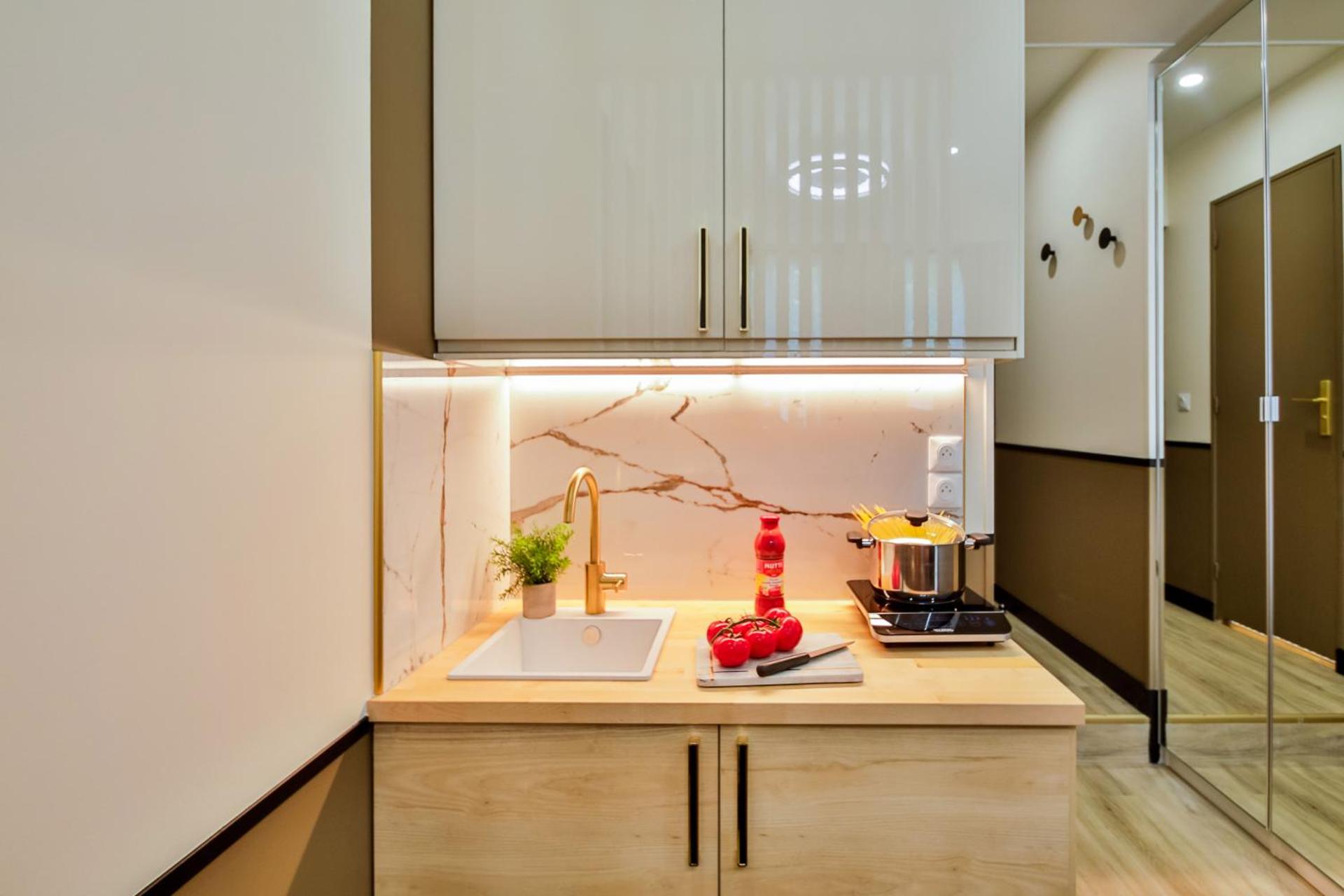 Kitchen or kitchenette