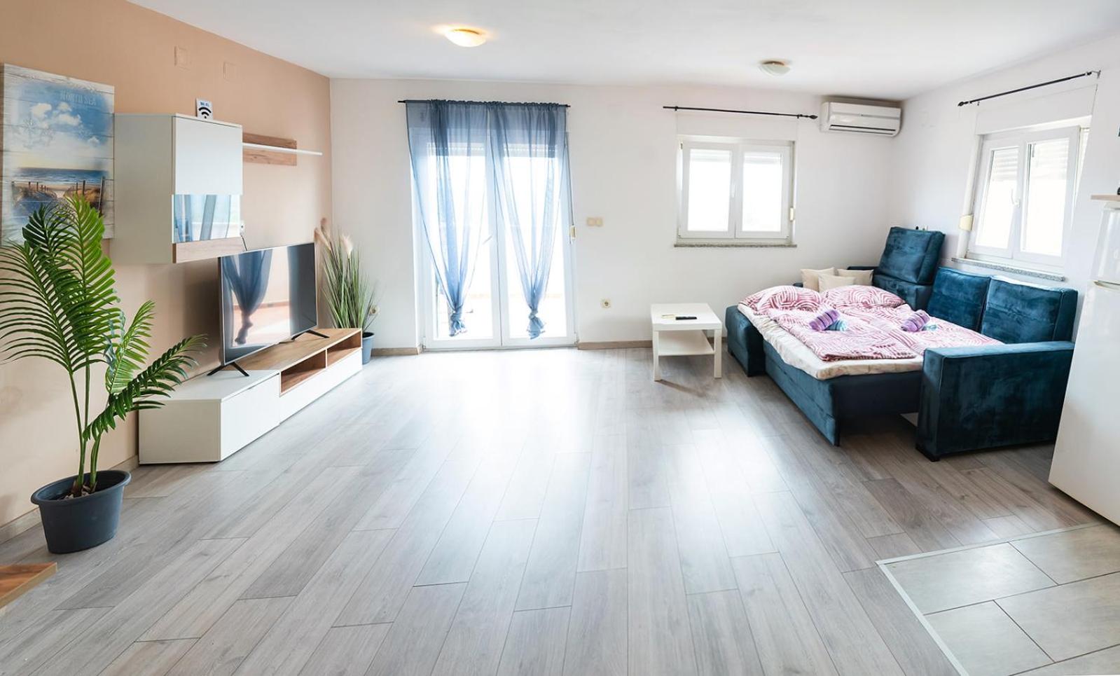APARTMAN D&D , KRK-VRH