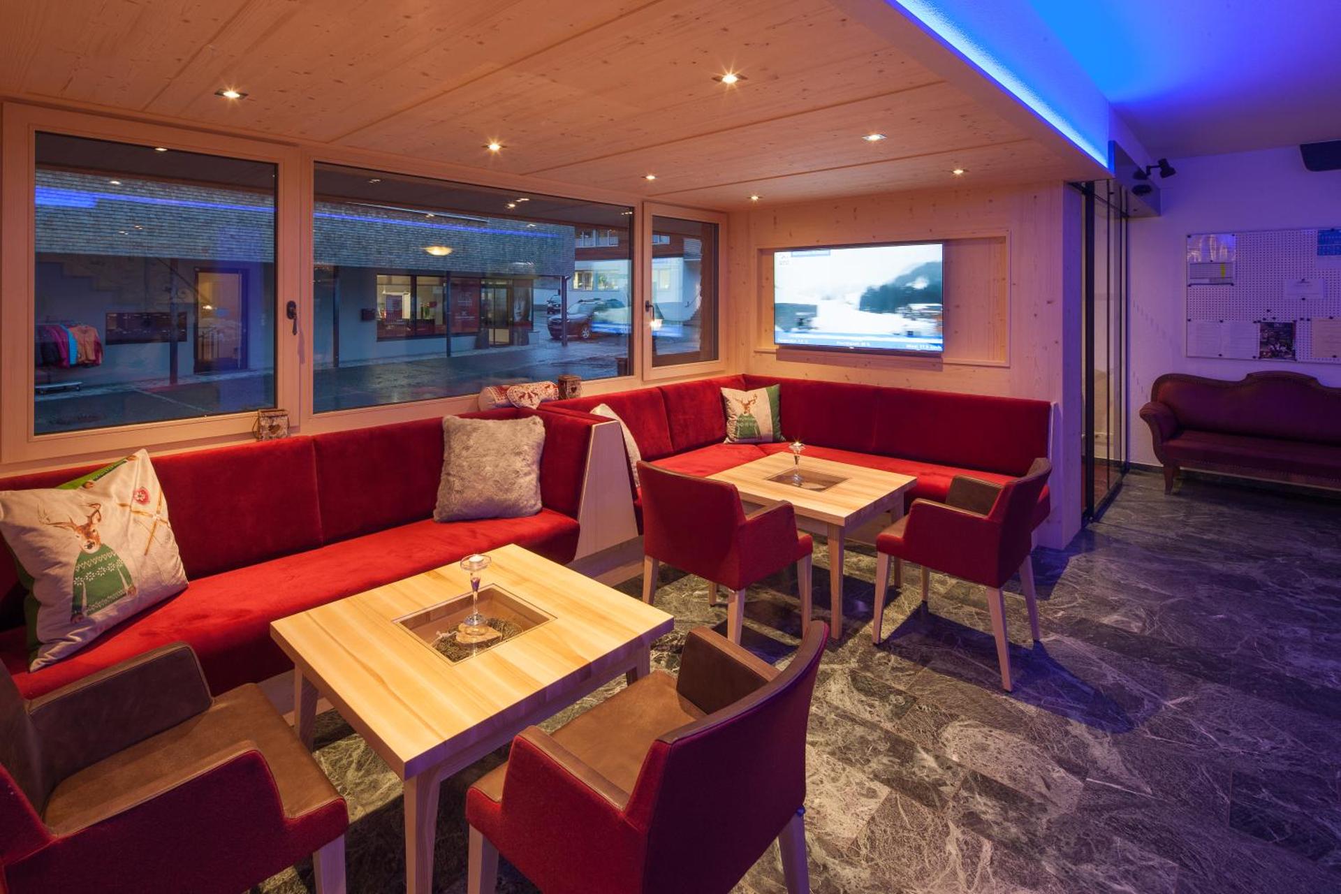 Communal lounge/ TV room