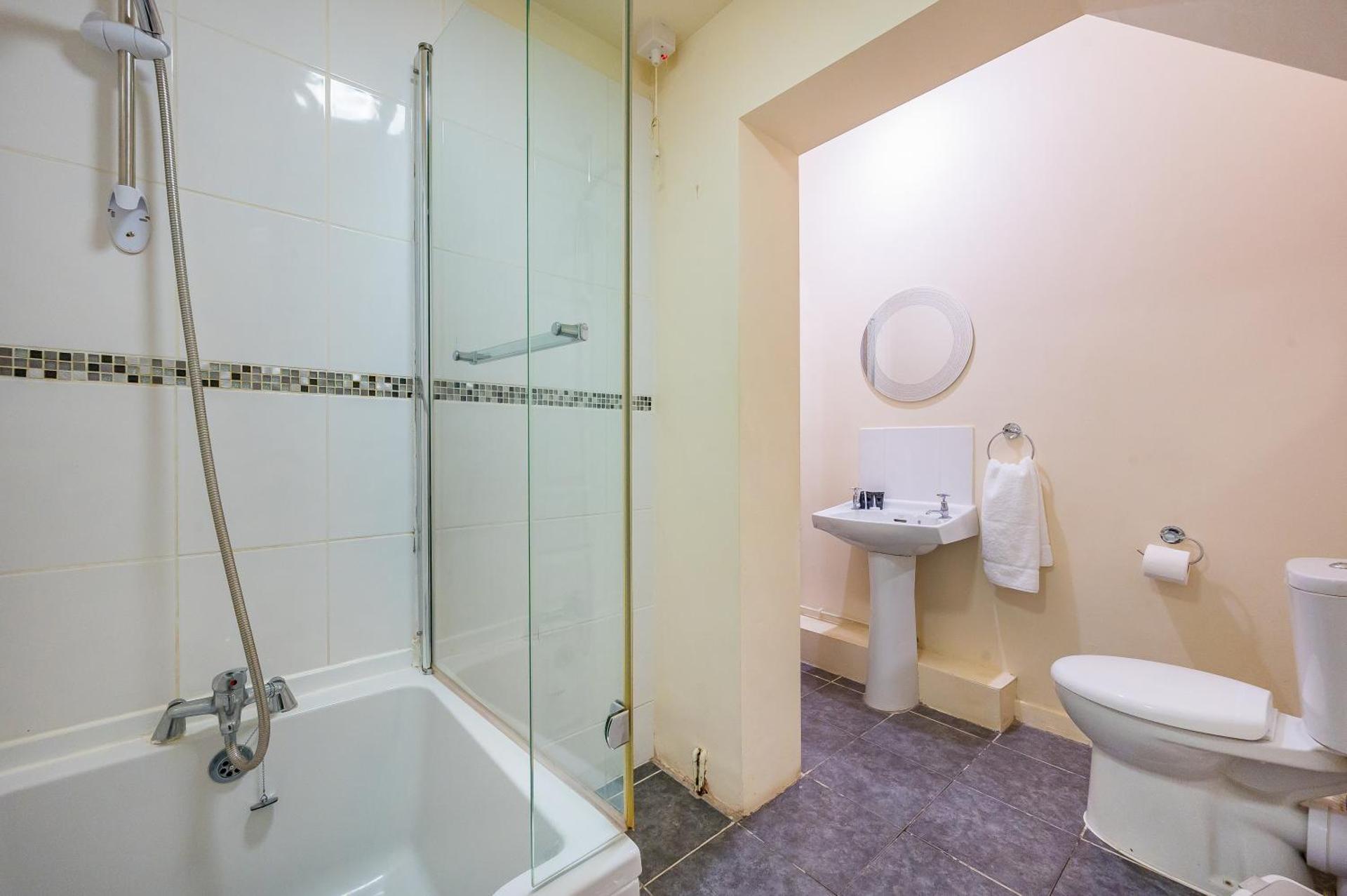 *G11H* for a cosy luxurious lovely stay + Free Parking + Free Fast WiFi perfect for work or pleasure*